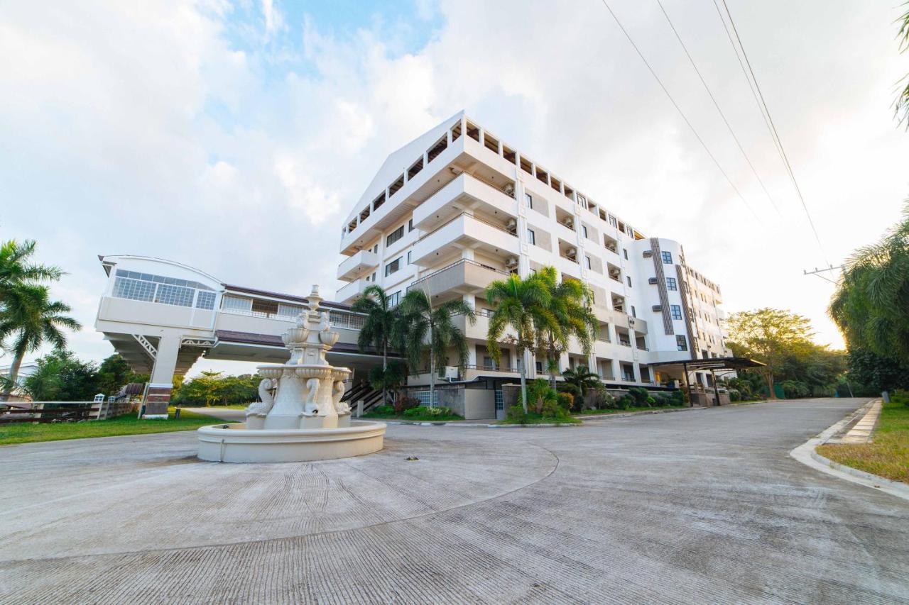 Reddoorz Premium @ Sta Rosa Tagaytay Road Hotel Silang Exterior photo