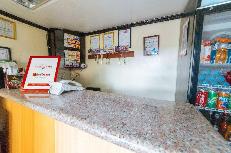 Reddoorz Premium @ Sta Rosa Tagaytay Road Hotel Silang Exterior photo