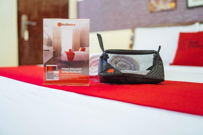 Reddoorz Premium @ Sta Rosa Tagaytay Road Hotel Silang Exterior photo